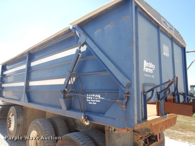 image for item DP0314 1993 International 4954  grain truck
