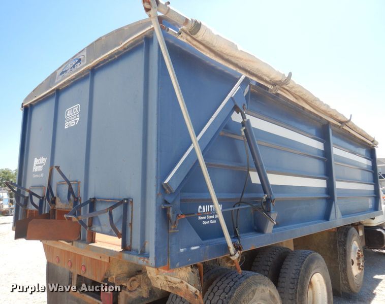 image for item DP0314 1993 International 4954  grain truck
