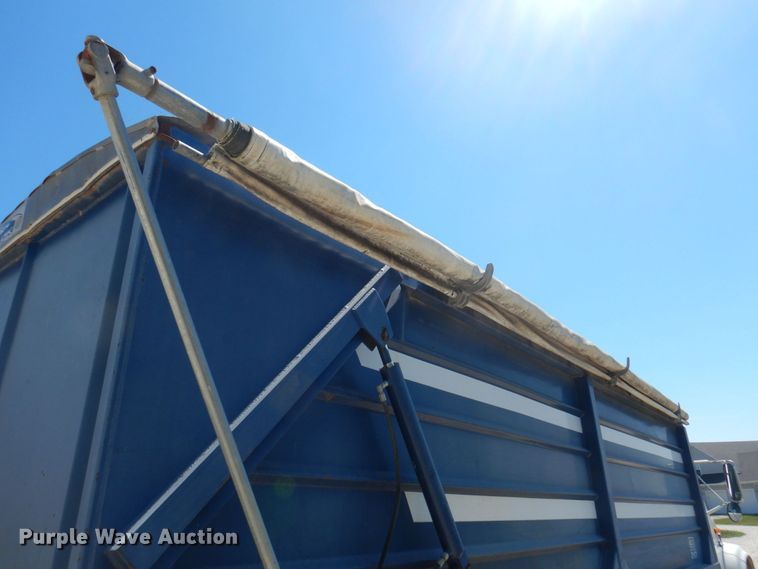 image for item DP0314 1993 International 4954  grain truck