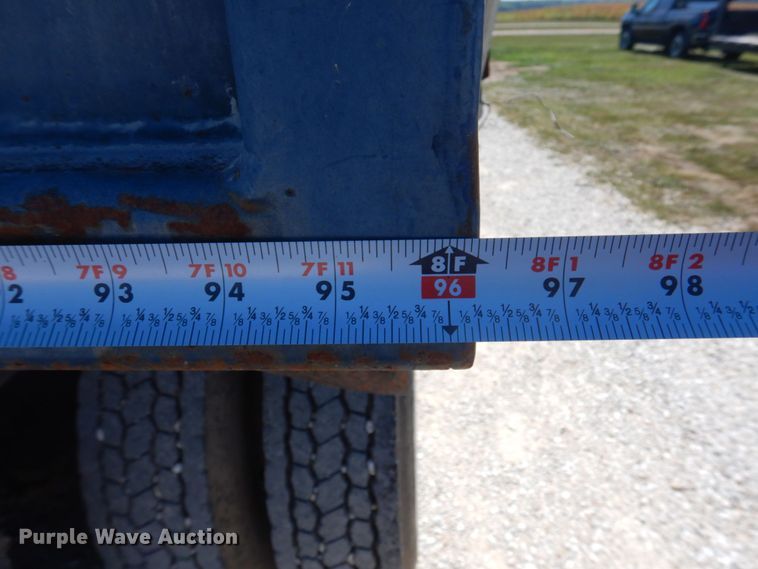 image for item DP0314 1993 International 4954  grain truck