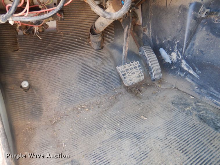 image for item DP0314 1993 International 4954  grain truck