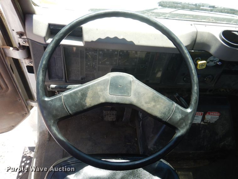 image for item DP0314 1993 International 4954  grain truck