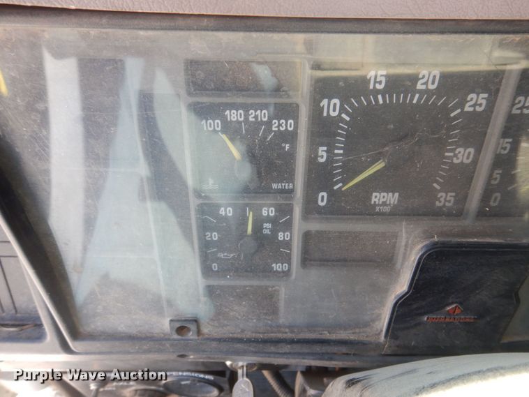 image for item DP0314 1993 International 4954  grain truck