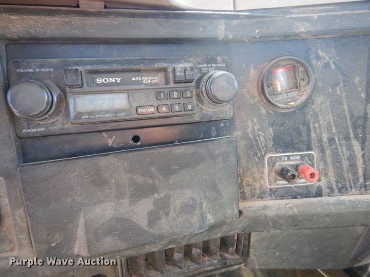 image for item DP0314 1993 International 4954  grain truck