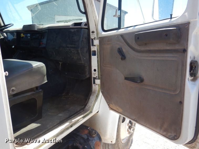 image for item DP0314 1993 International 4954  grain truck