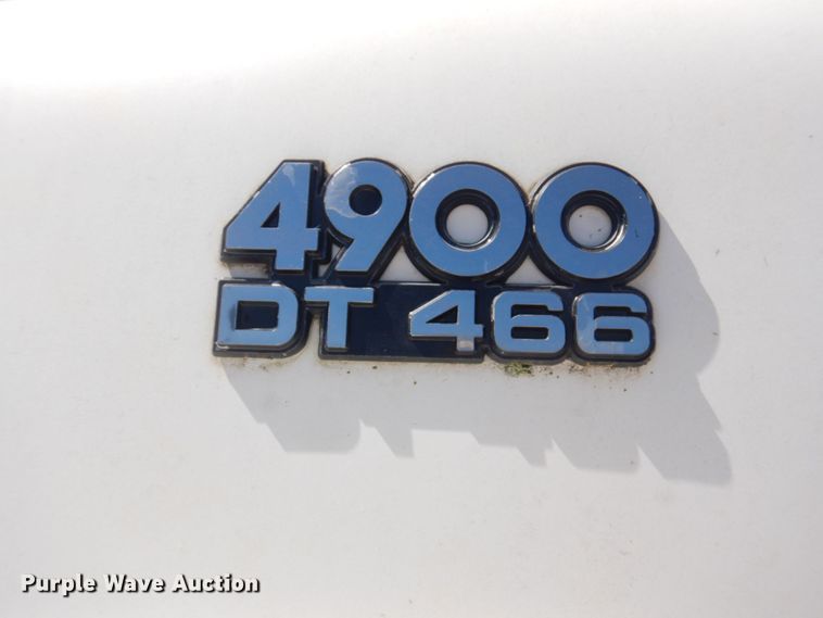 image for item DP0314 1993 International 4954  grain truck