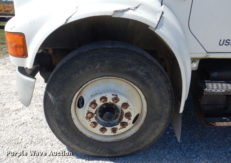 image for item DP0314 1993 International 4954  grain truck