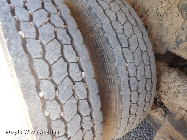 image for item DP0314 1993 International 4954  grain truck