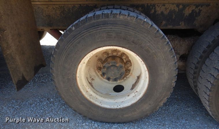 image for item DP0314 1993 International 4954  grain truck