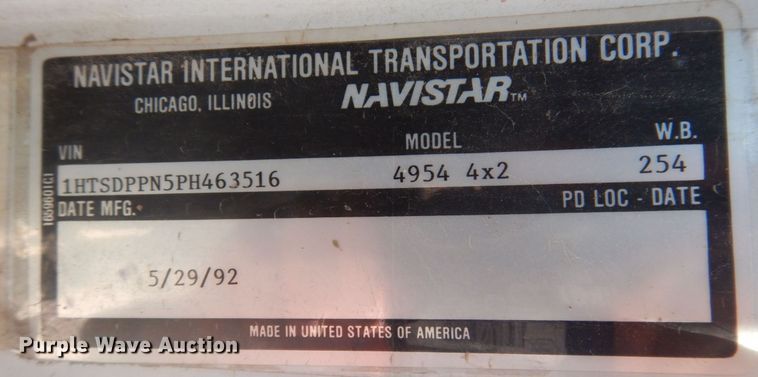 image for item DP0314 1993 International 4954  grain truck