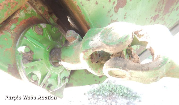 image for item DP0333 Brent GC772  grain cart