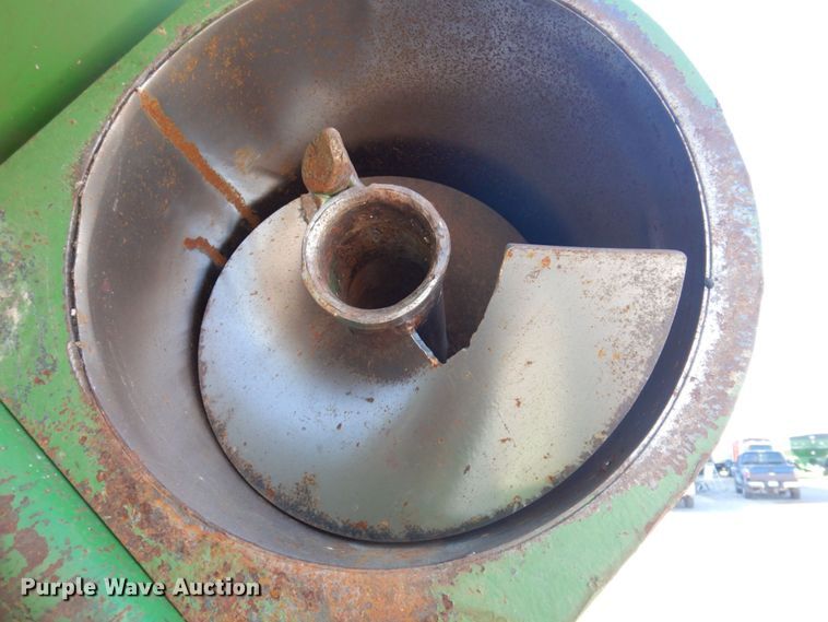 image for item DP0333 Brent GC772  grain cart