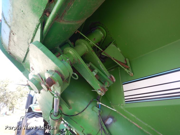 image for item DP0333 Brent GC772  grain cart