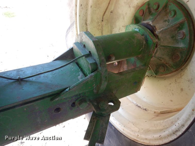 image for item DP0333 Brent GC772  grain cart