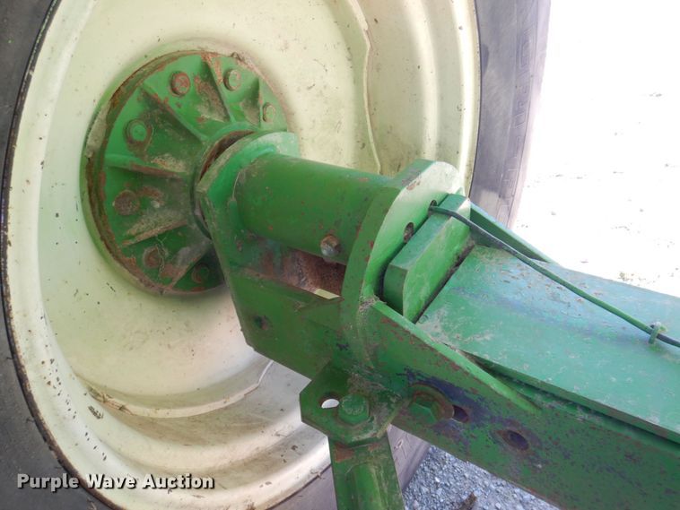 image for item DP0333 Brent GC772  grain cart