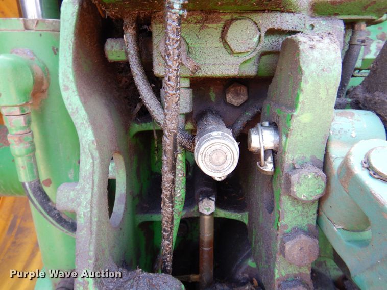 image for item DR2030 1995 John Deere 8400  MFWD tractor