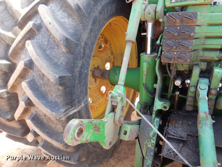 image for item DR2030 1995 John Deere 8400  MFWD tractor