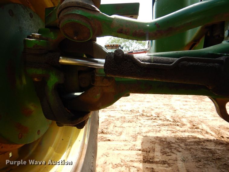 image for item DR2030 1995 John Deere 8400  MFWD tractor