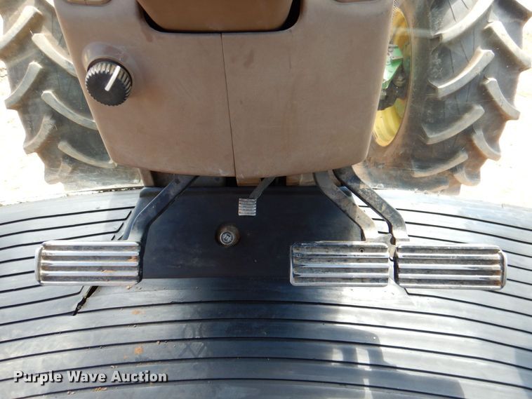 image for item DR2030 1995 John Deere 8400  MFWD tractor