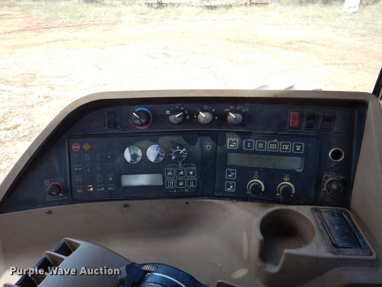 image for item DR2030 1995 John Deere 8400  MFWD tractor