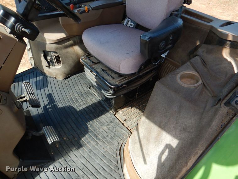 image for item DR2030 1995 John Deere 8400  MFWD tractor