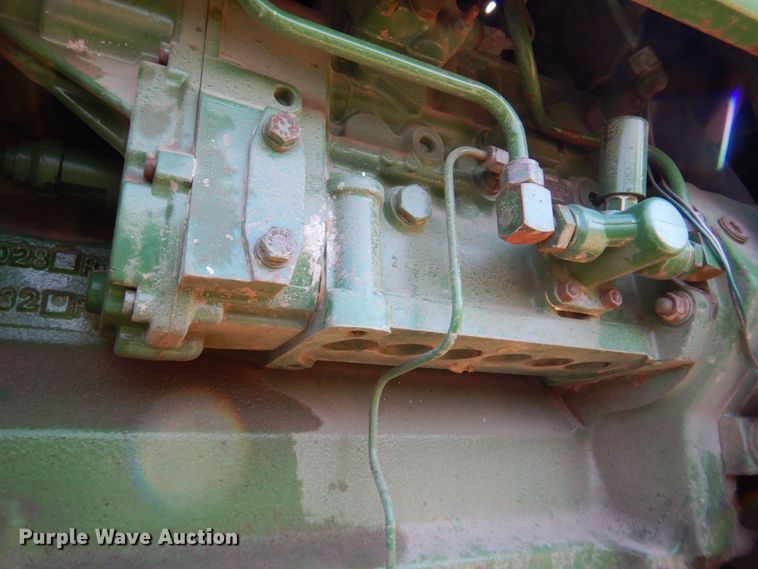 image for item DR2030 1995 John Deere 8400  MFWD tractor