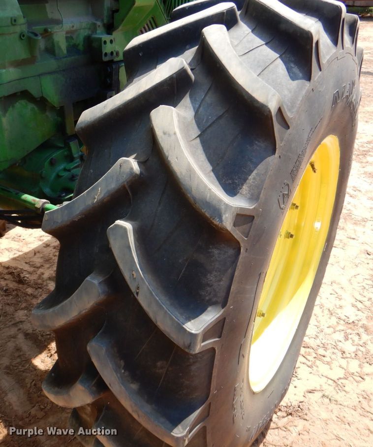 image for item DR2030 1995 John Deere 8400  MFWD tractor