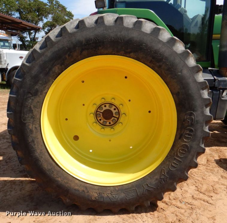 image for item DR2030 1995 John Deere 8400  MFWD tractor