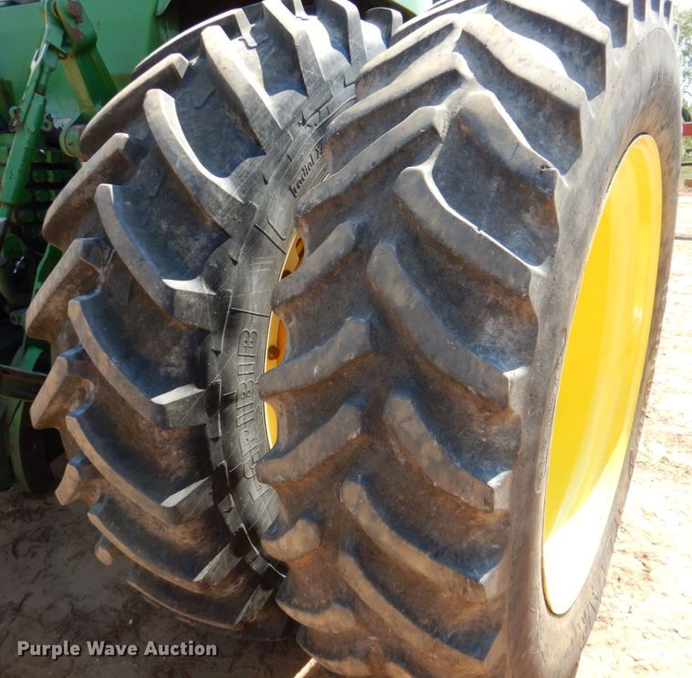 image for item DR2030 1995 John Deere 8400  MFWD tractor