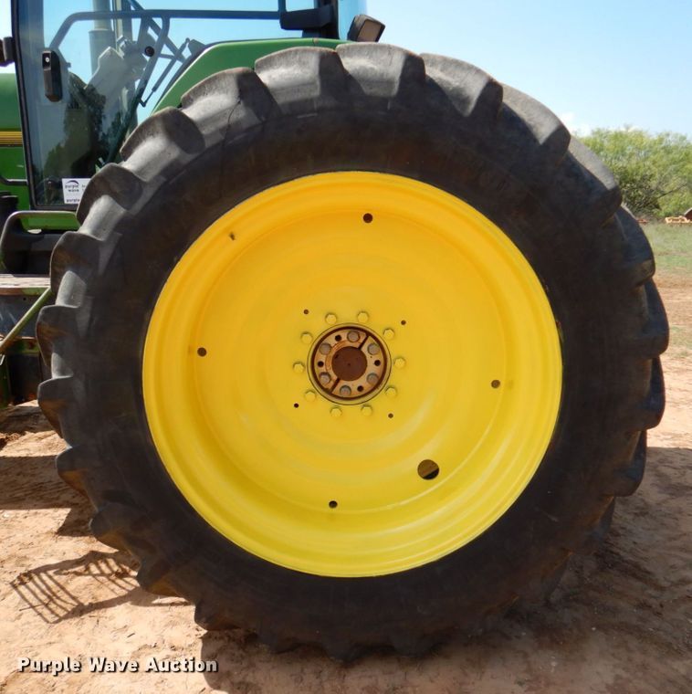 image for item DR2030 1995 John Deere 8400  MFWD tractor