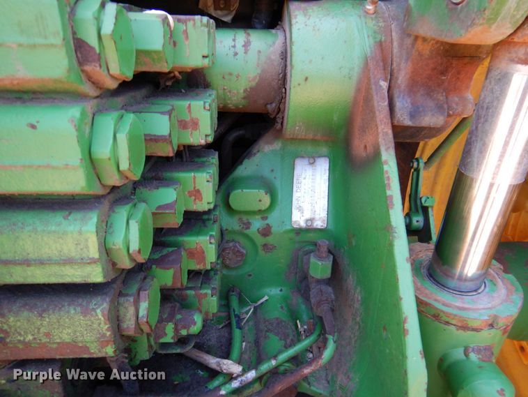 image for item DR2030 1995 John Deere 8400  MFWD tractor