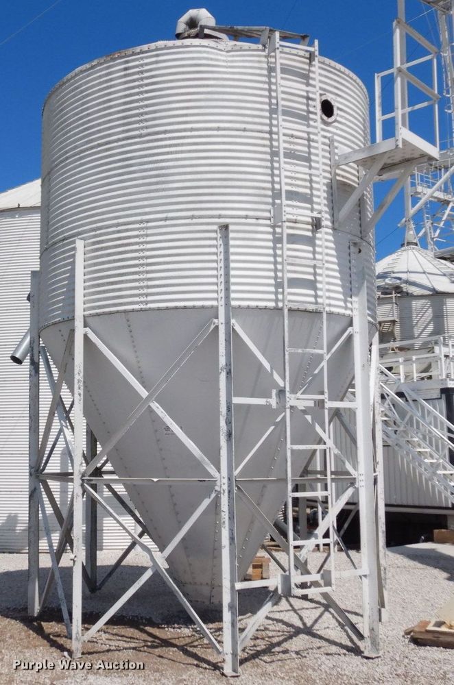 Grain bin in Bucyrus, KS Item DS1382 sold Purple Wave