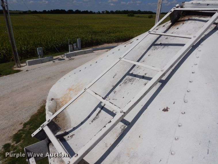 image for item DS1382 Grain bin