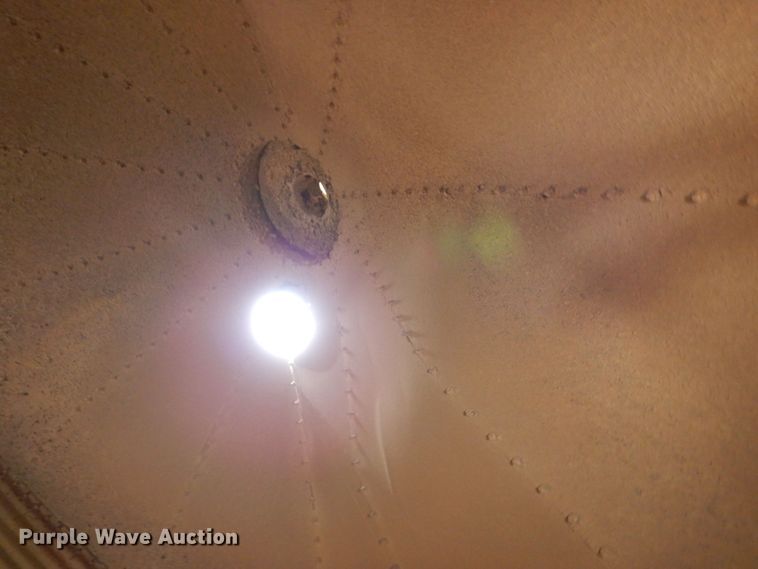 image for item DS1382 Grain bin