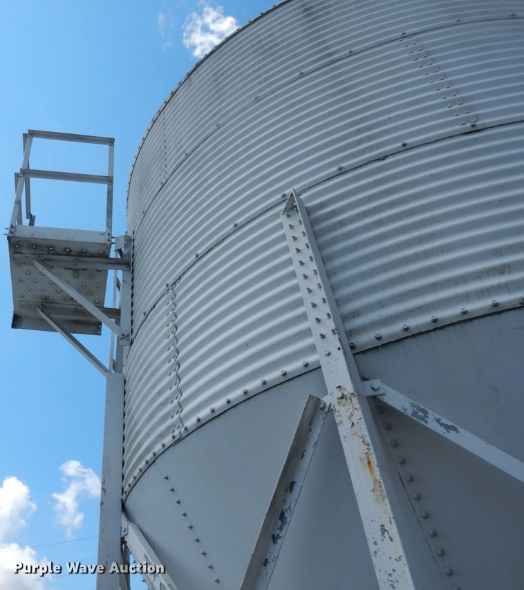 image for item DS1382 Grain bin