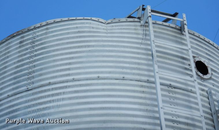 image for item DS1382 Grain bin