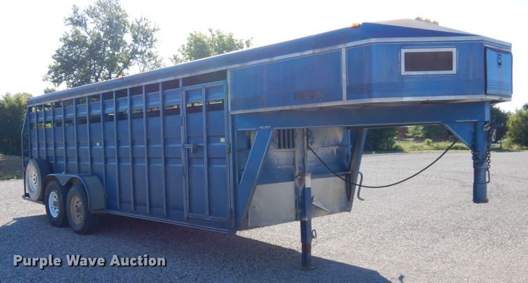 image for item DS1384 1993 Titan  livestock trailer