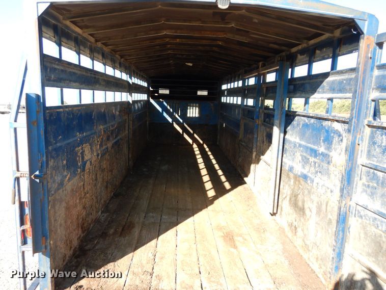 image for item DS1384 1993 Titan  livestock trailer
