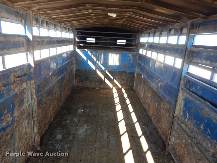 image for item DS1384 1993 Titan  livestock trailer