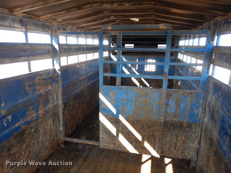 image for item DS1384 1993 Titan  livestock trailer