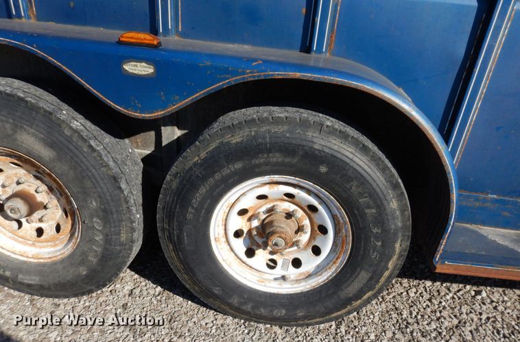 image for item DS1384 1993 Titan  livestock trailer