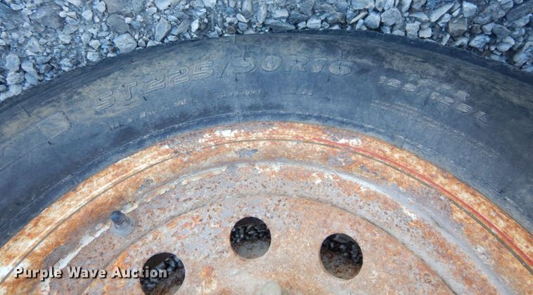 image for item DS1384 1993 Titan  livestock trailer