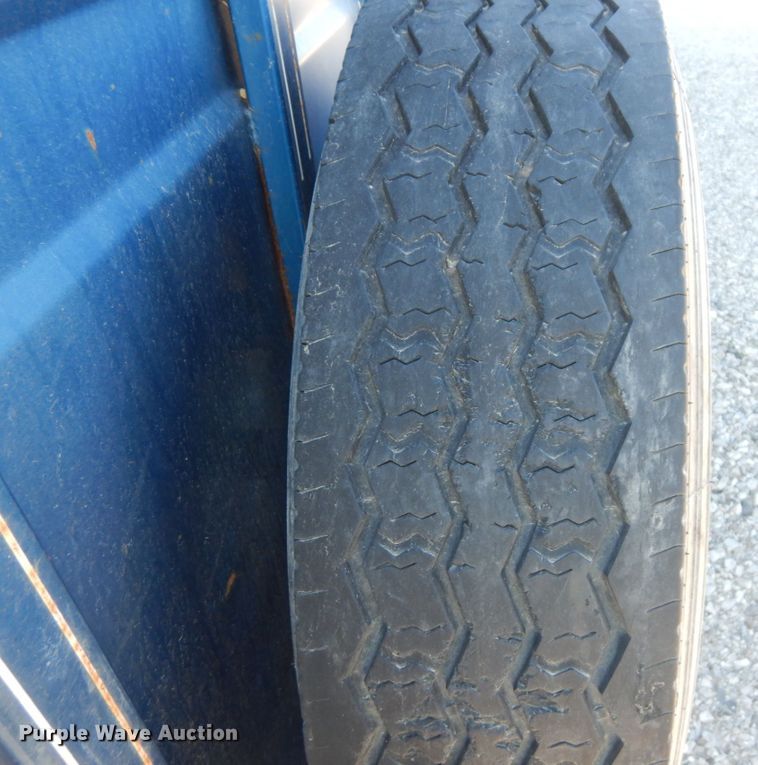 image for item DS1384 1993 Titan  livestock trailer