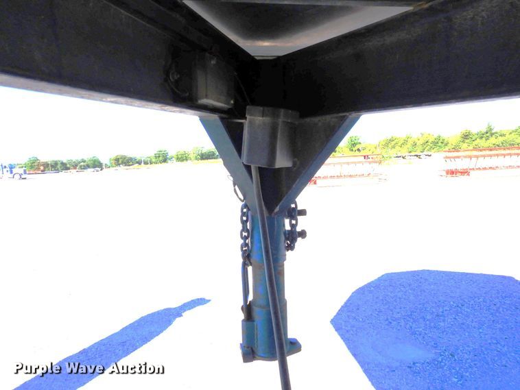 image for item DS1384 1993 Titan  livestock trailer