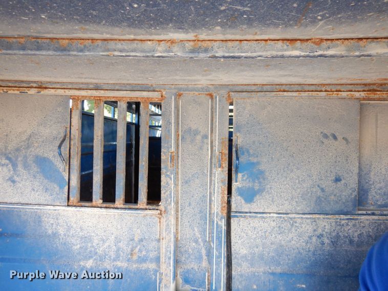 image for item DS1384 1993 Titan  livestock trailer