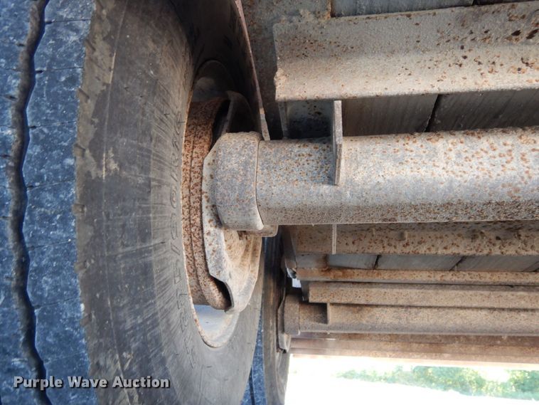 image for item DS1384 1993 Titan  livestock trailer