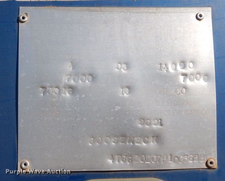 image for item DS1384 1993 Titan  livestock trailer