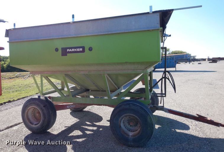 image for item DS1386 Parker J2500  gravity wagon