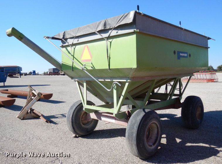 image for item DS1386 Parker J2500  gravity wagon