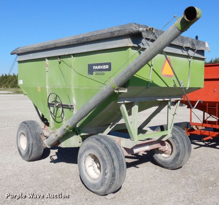 image for item DS1386 Parker J2500  gravity wagon